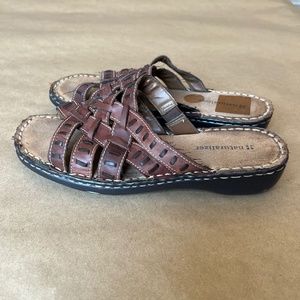Naturalizer Slides Leather Sandals Size 8.5